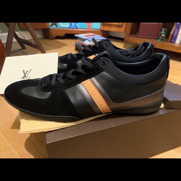 Louis Vuitton - Picture 6 of 7